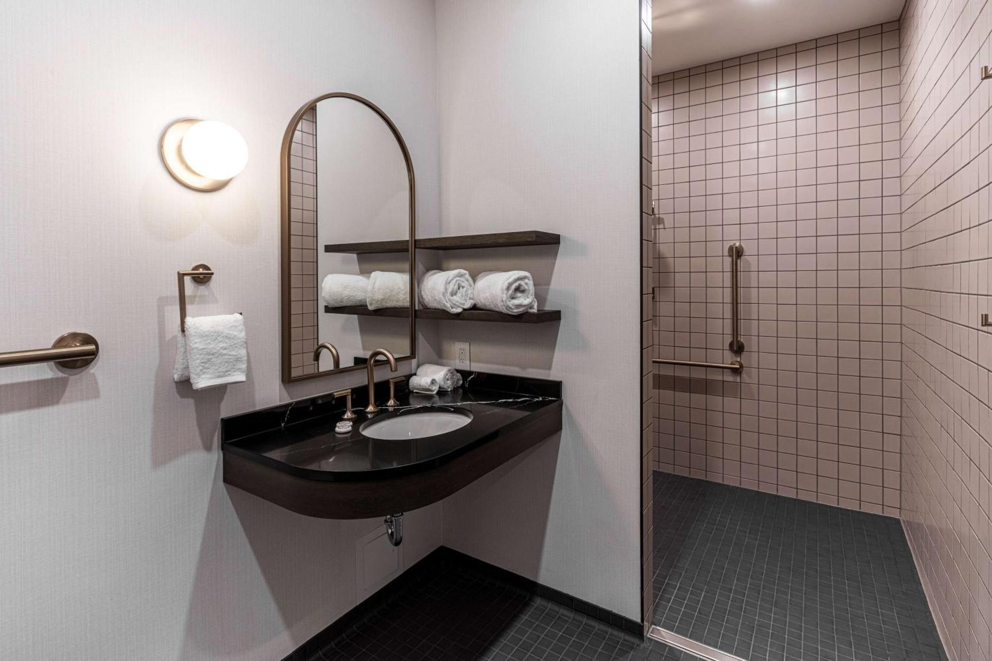 The Westley Calgary Downtown, Tapestry Collection By Hilton Otel Dış mekan fotoğraf