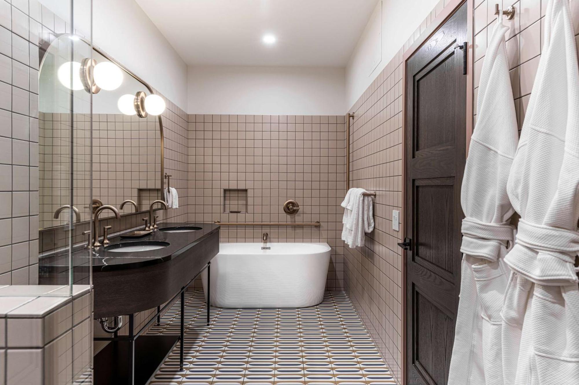 The Westley Calgary Downtown, Tapestry Collection By Hilton Otel Dış mekan fotoğraf